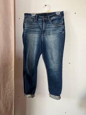 Buckle Boyfriend Jeans in Dark Blue Denim